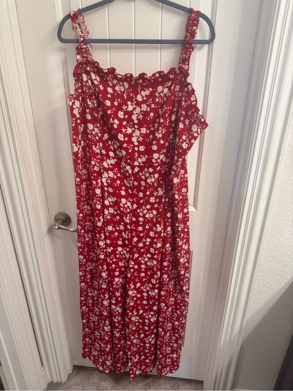 Shein Plus Size 4X (20) Red and White Floral Jumpsuit